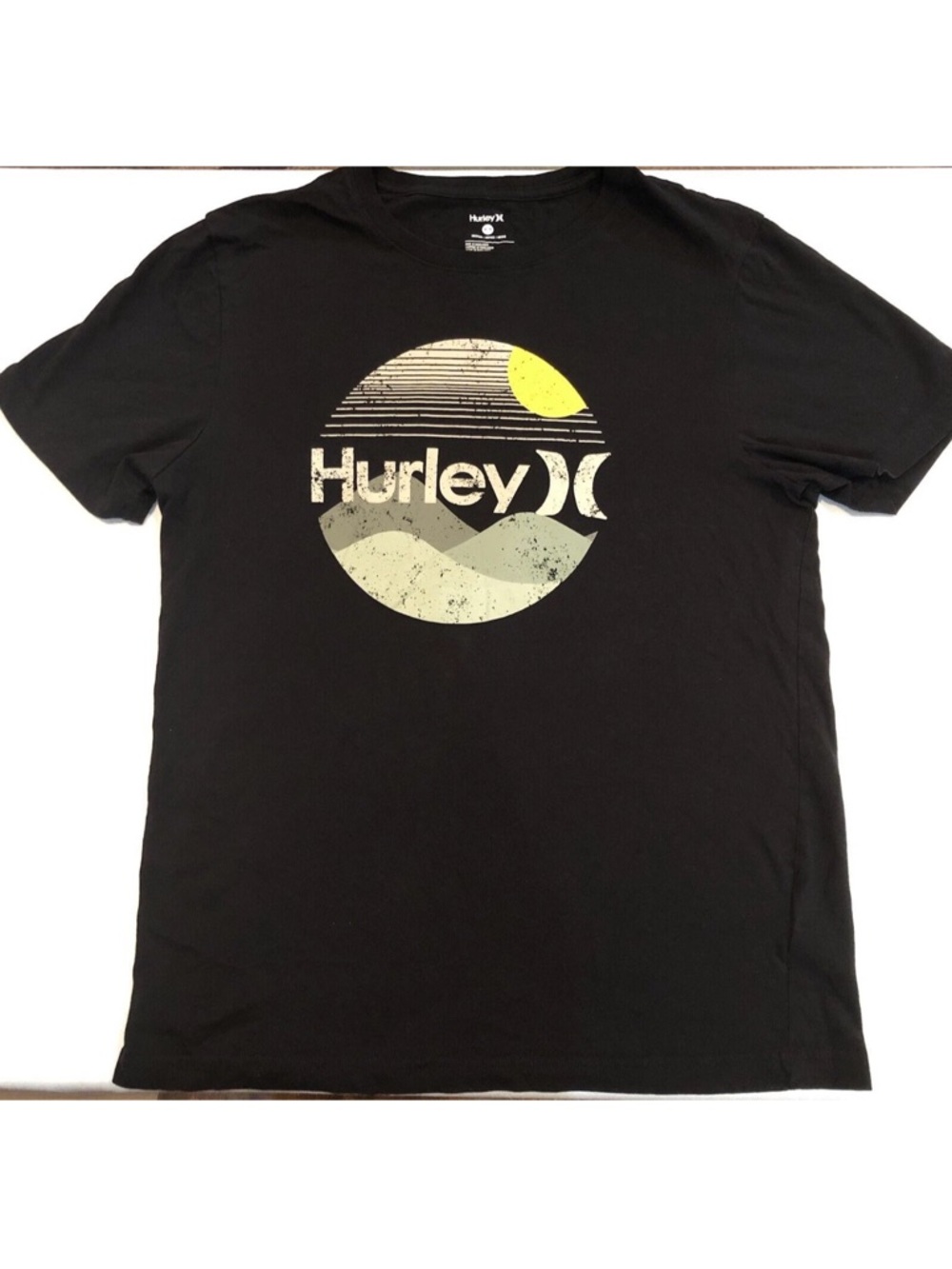 Hurley Men's Adult Circle Logo Graphic crew neck  Tshirt black cotton